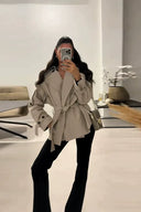 Trenchcoat met ceintuur en revers