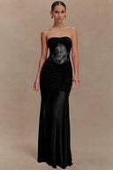 Vestido comprido cai-cai, plissado e com recorte