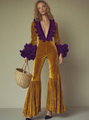Modischer Party-Jumpsuit aus lila Samt mit Rüschen, langen Ärmeln und ausgestelltem Bein