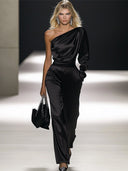 Eleganter schulterfreier Satin-Jumpsuit mit langen Ärmeln