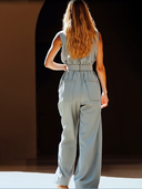 Lässiger Retro-Jumpsuit aus grau-blauem Tencel-Jeansstoff mit Taschen